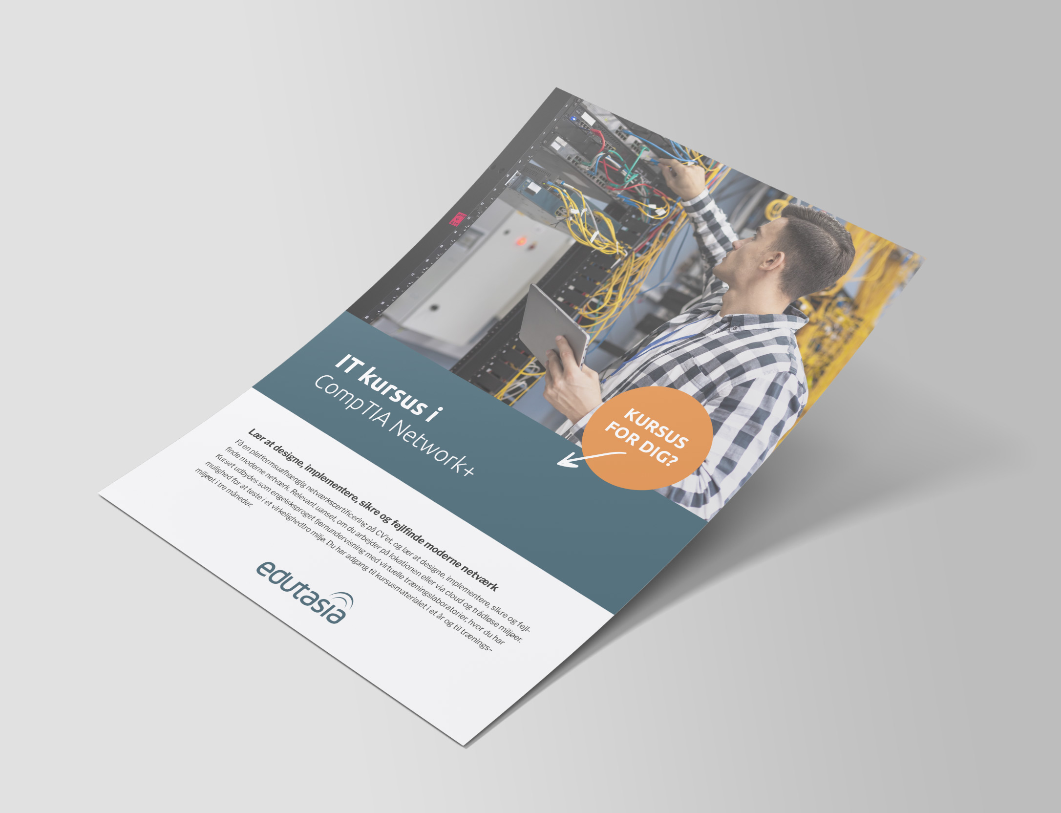 Mock Up Flyer IT Kurser Comptia Network