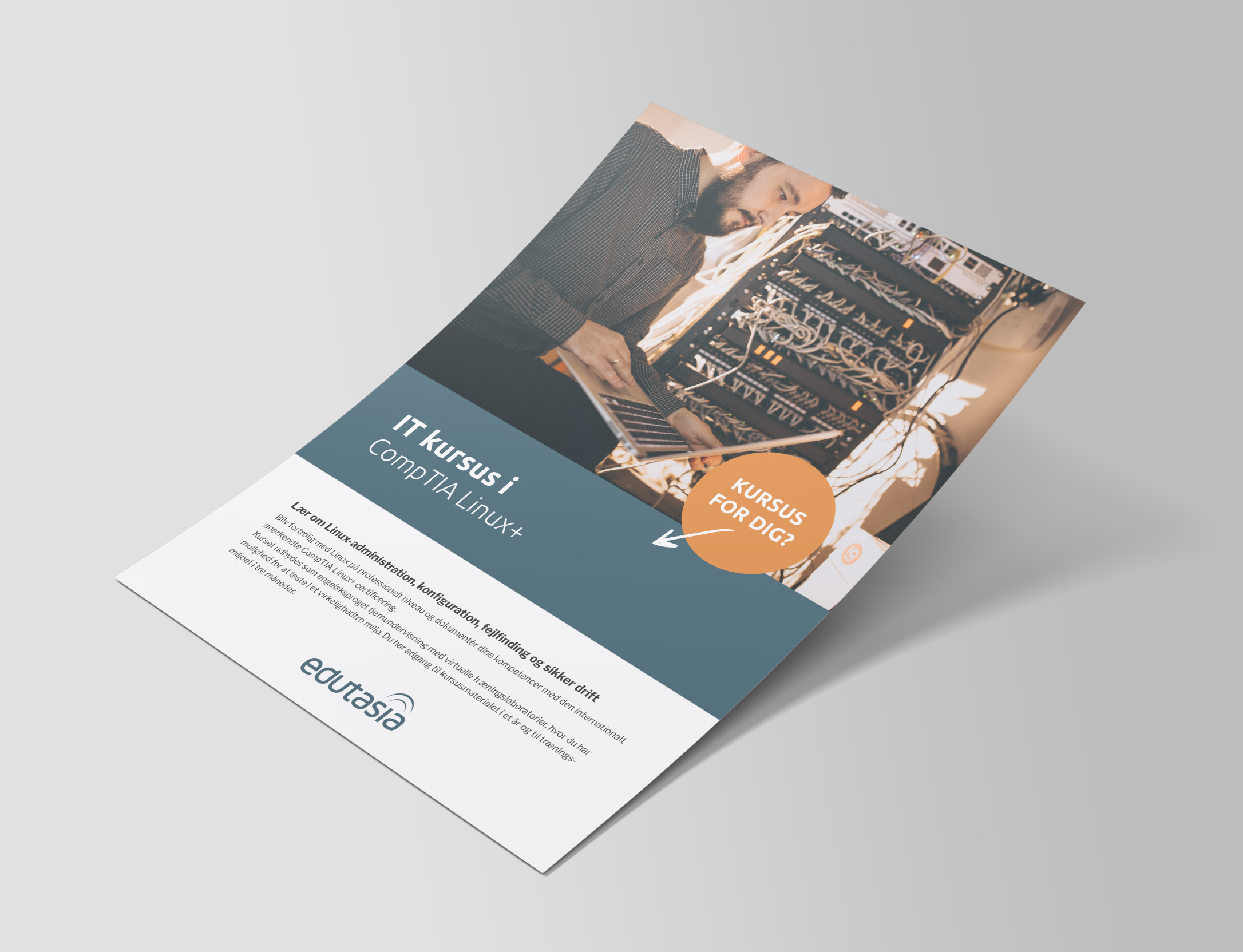 Mock Up Flyer IT Kurser Comptia Linux